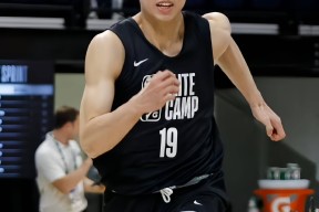 包含布鲁克林篮网迎CBA常规赛关键赛，转会期刷新队史纪录，引发热议，更衣室氛围转暖的词条-3377体育娱乐